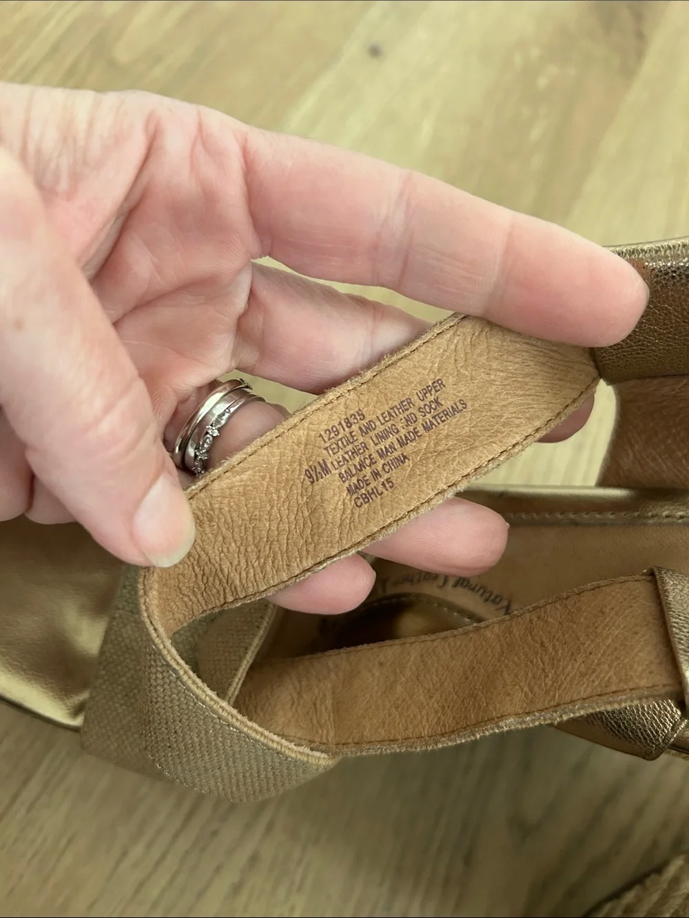 Sofft‎ Perla Gold Espadrille Wedge Comfort Sandal Size 9.5 EUC